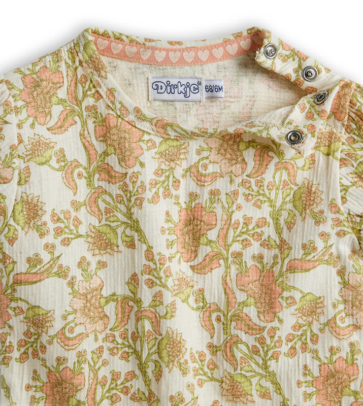 Dirkje Ruffle dress & T-SHIRT