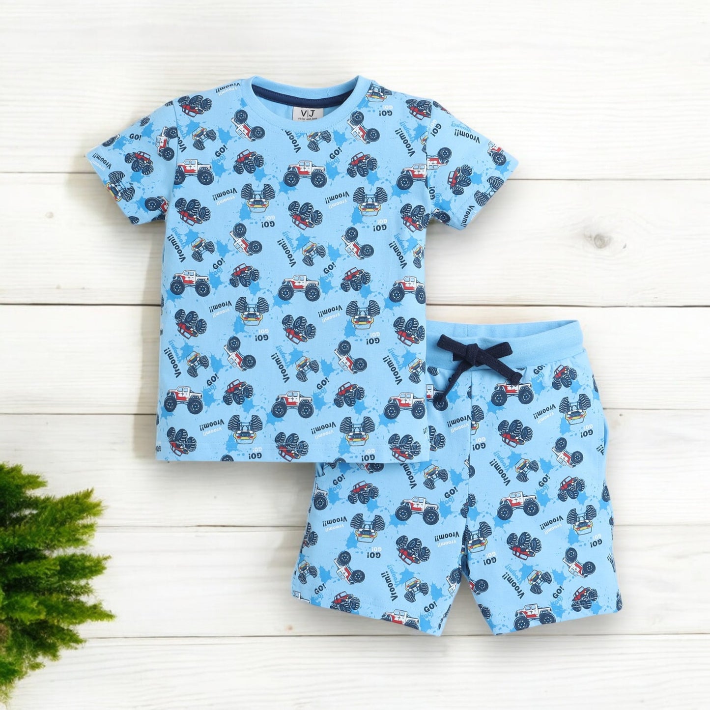 Victor and Jane - All-Over Printed T-shirt and Shorts Pyjama Set