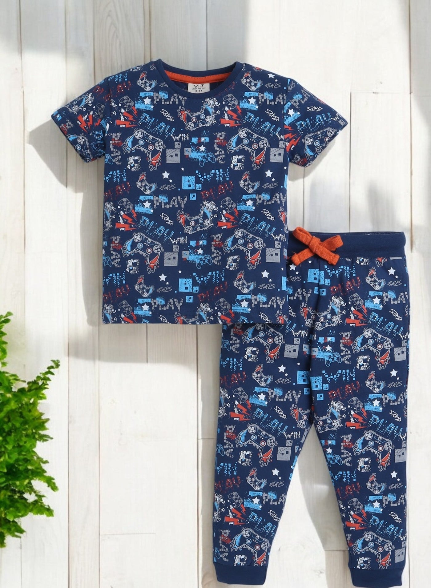 Victor And Jane - All-Over Printed T-Shirt And Pyjama Set