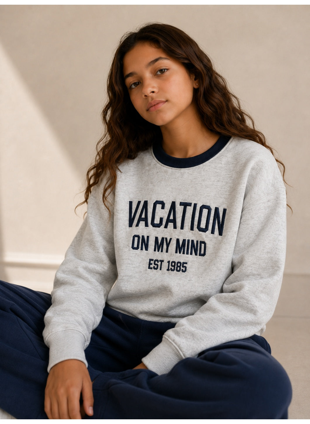 Girls "Vacation" Text Print Pullover Top
