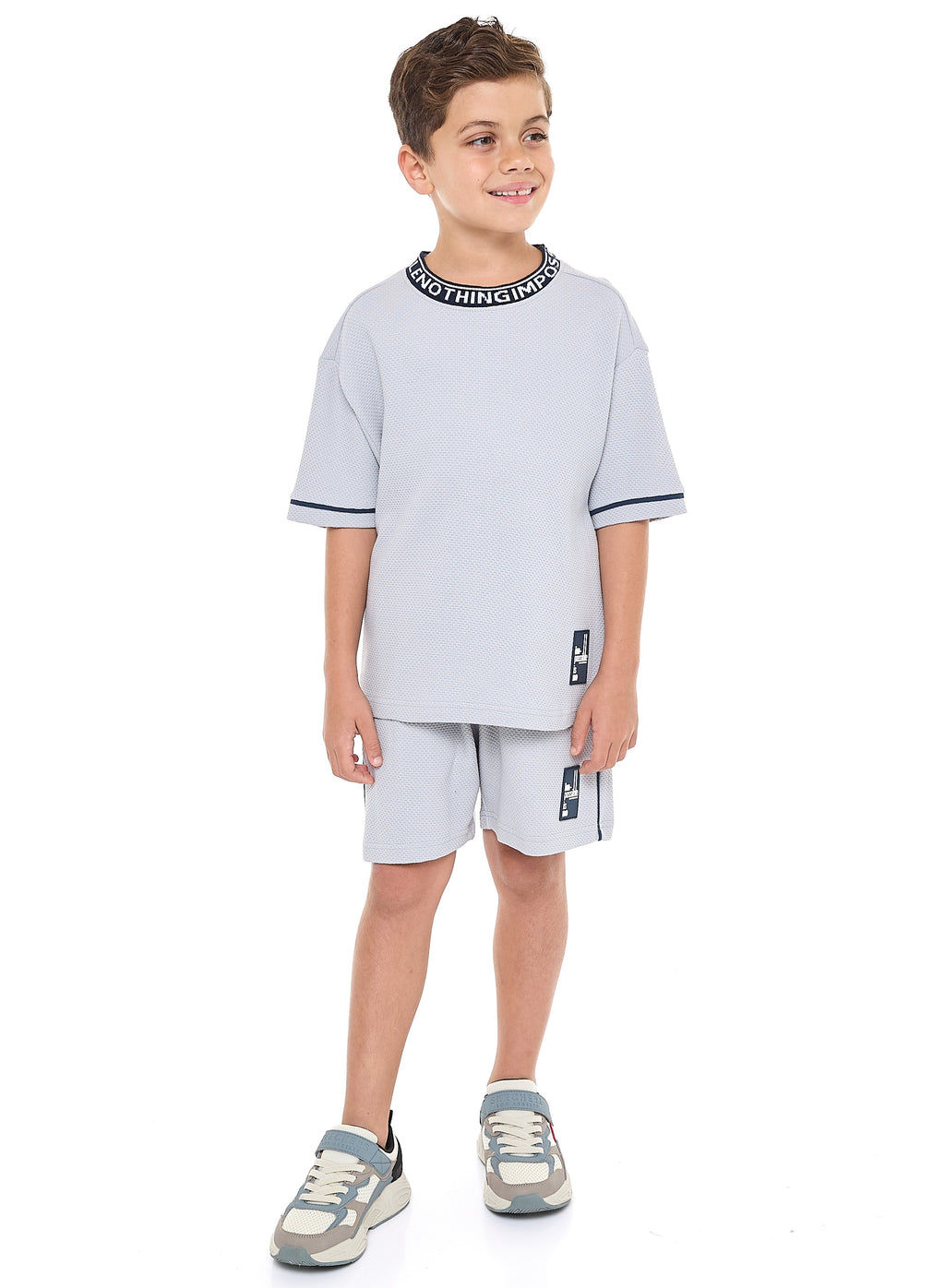 Oversized - Boys' Jacquard 2-Piece Set - T-Shirt With Badge Detail And Matching Shorts With Pockets,