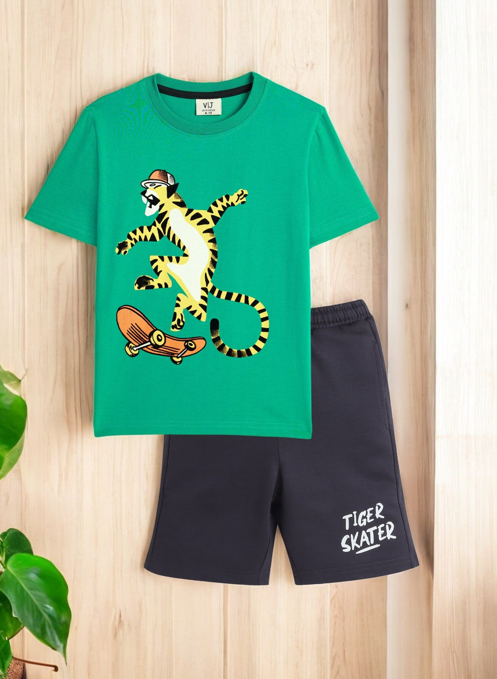 Victor And Jane Boys' T-Shirt “ "Ride The Streets!" Skateboard - Green