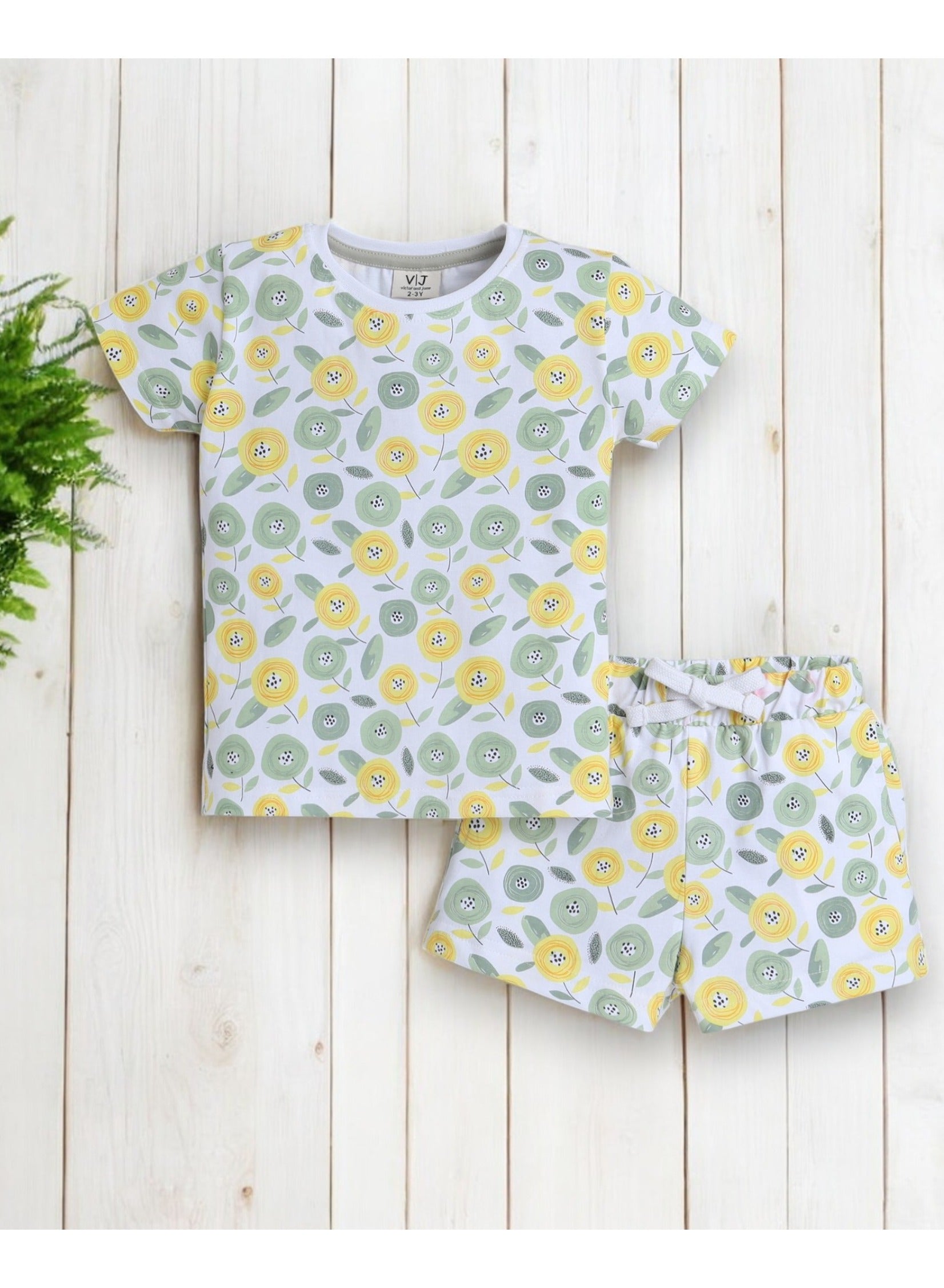 Victor And Jane - All-Over Printed T-Shirt And Shorts Pyjama Set