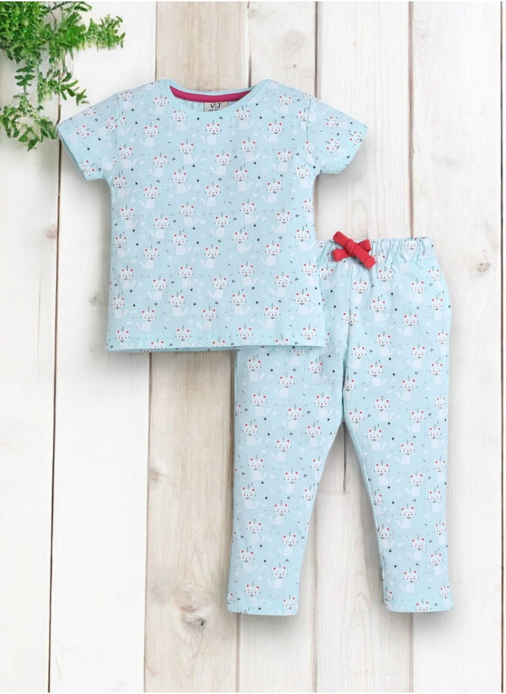 Victor And Jane - All-Over Printed T-Shirt And Pyjama Set