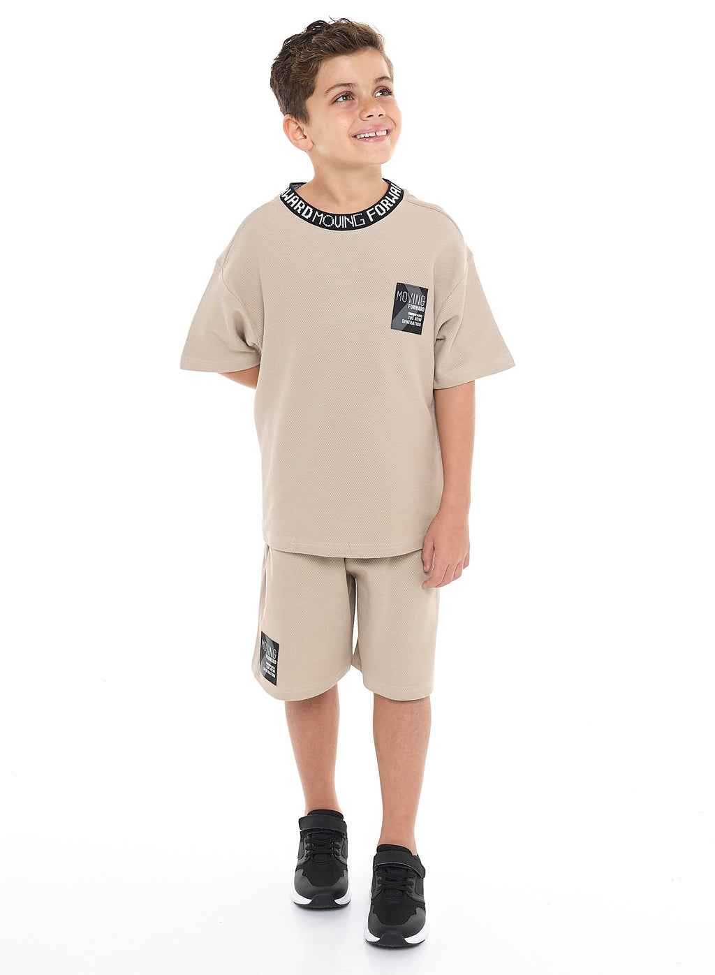 Oversized - Boys' Jacquard 2-Piece Set - T-Shirt With Badge Detail And Matching Shorts With Pockets,