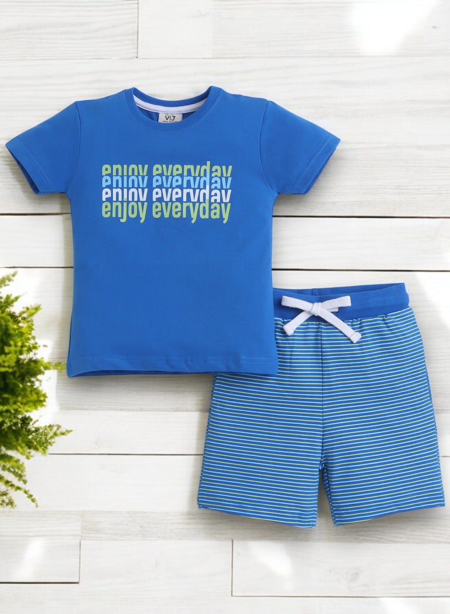 Victor And Jane - Printed T-Shirt And Stripes Shorts Pyjama Set