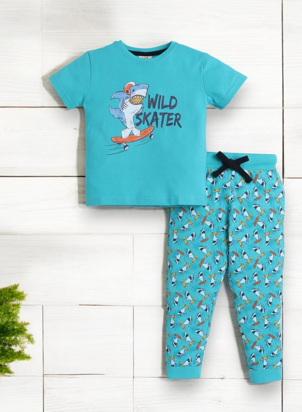 Victor And Jane - Printed T-Shirt And All-Over Printed Pyjama Set
