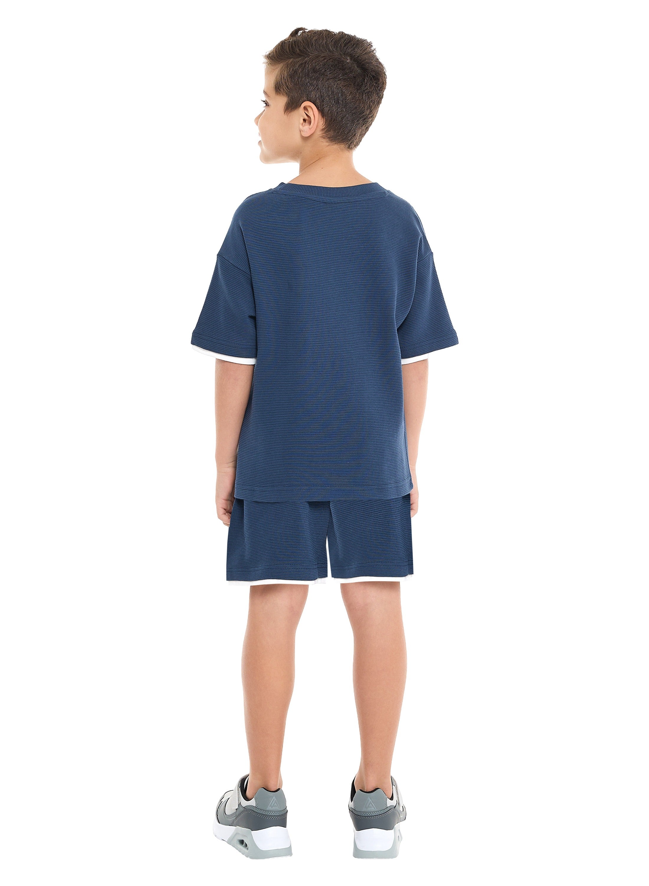 Oversized - Boys' Jacquard 2-Piece Set - T-Shirt With Badge Detail And Matching Shorts With Pockets
