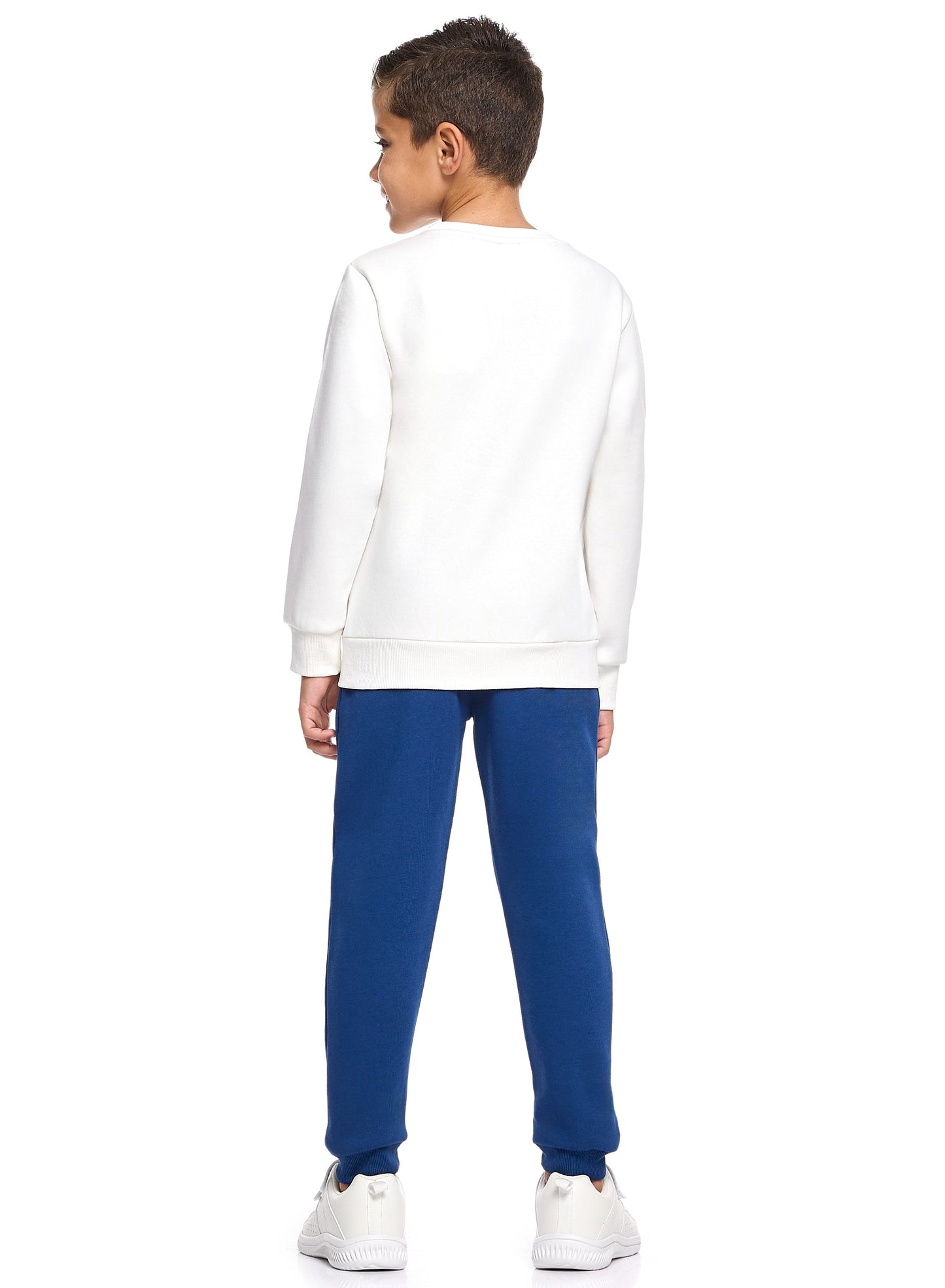 Boys’ Trendy Skate Outfit – White Sweatshirt & Navy Bottoms