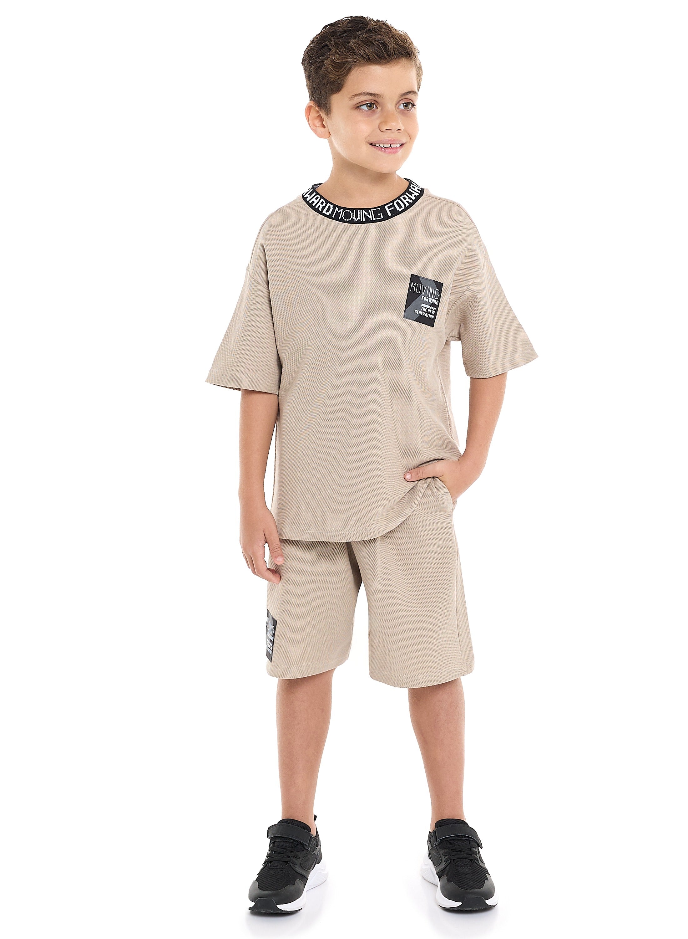 Oversized - Boys' Jacquard 2-Piece Set - T-Shirt With Badge Detail And Matching Shorts With Pockets,
