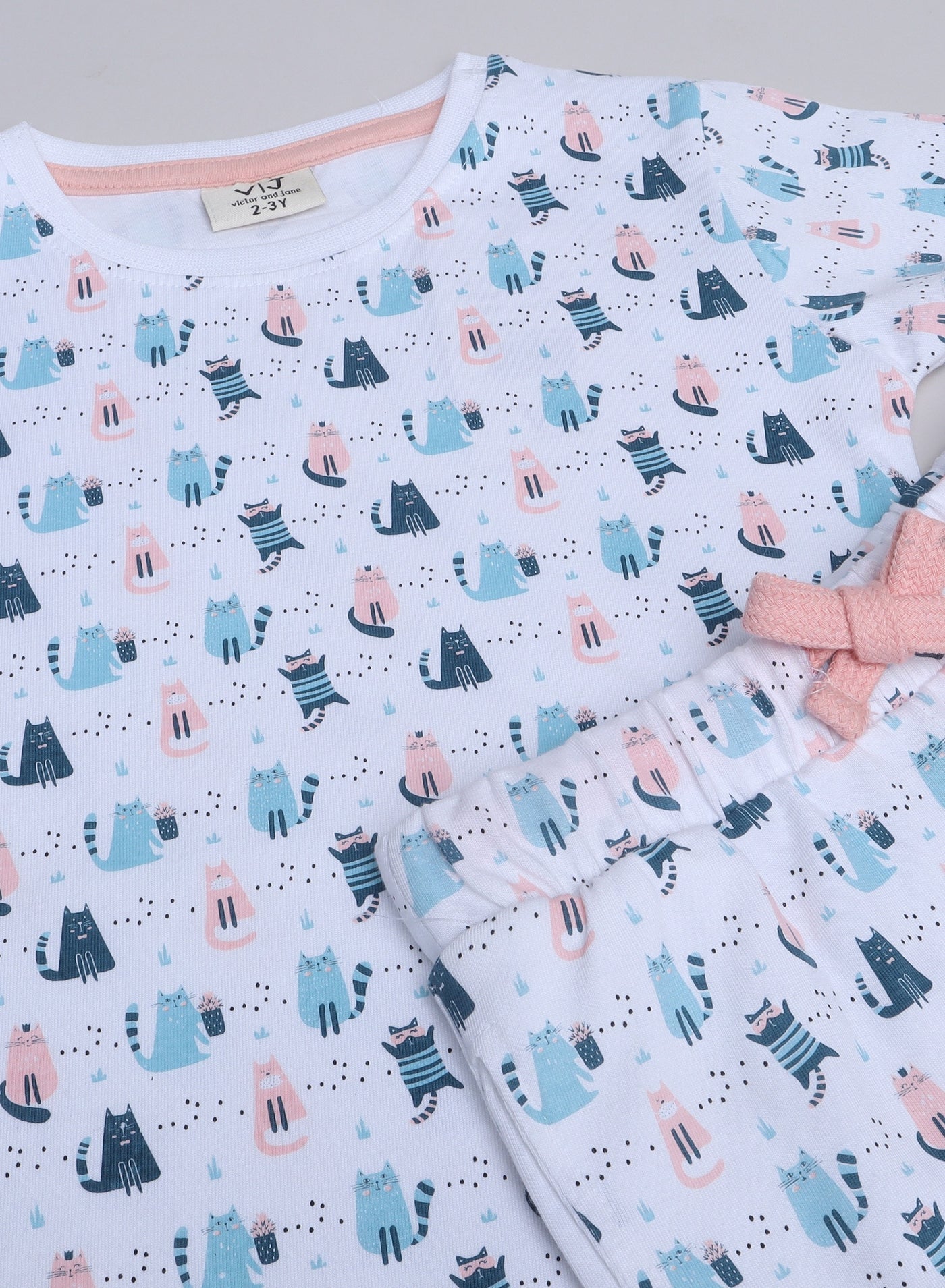 Victor And Jane - All-Over Printed T-Shirt And Pyjama Set