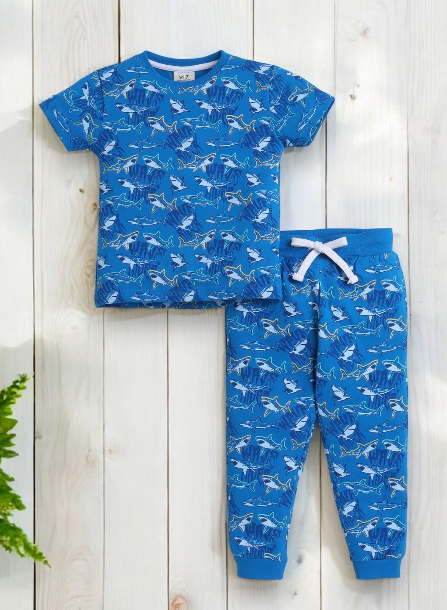 Victor And Jane - All-Over Printed T-Shirt And Pyjama Set