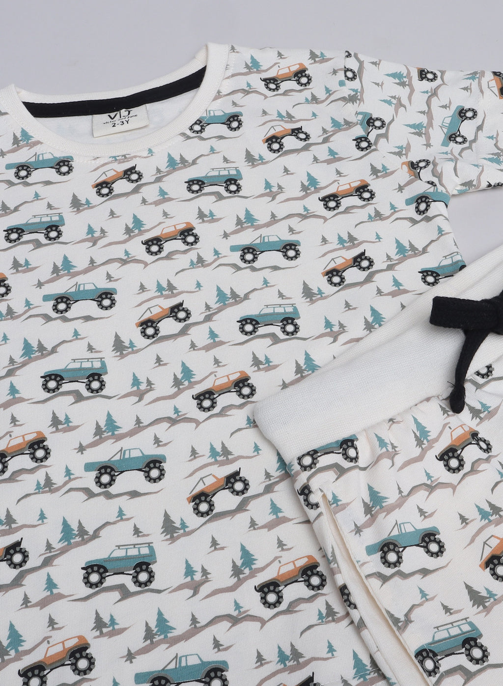 Victor And Jane - All-Over Printed T-Shirt And Pyjama Set