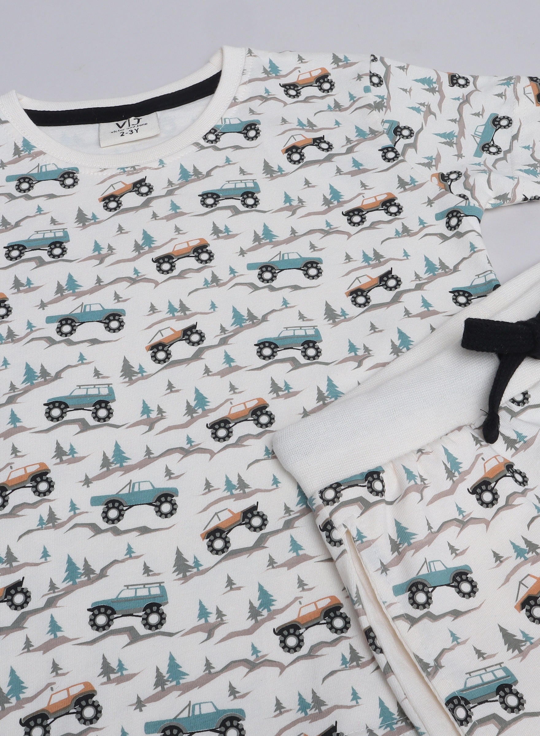 Victor And Jane - All-Over Printed T-Shirt And Pyjama Set