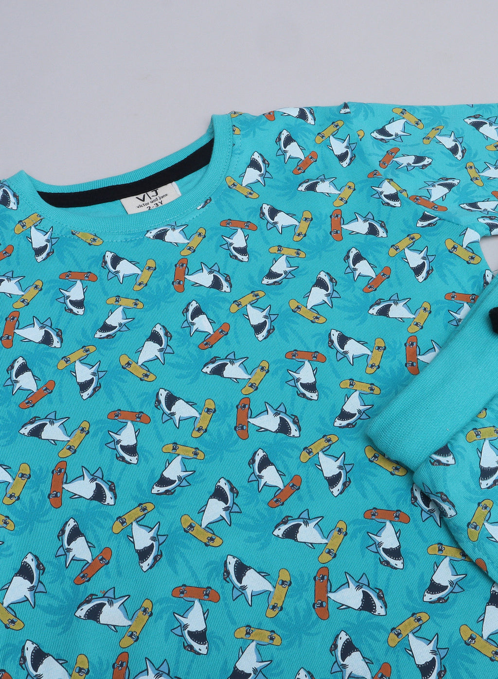 Victor And Jane - All-Over Printed T-Shirt And Shorts Pyjama Set