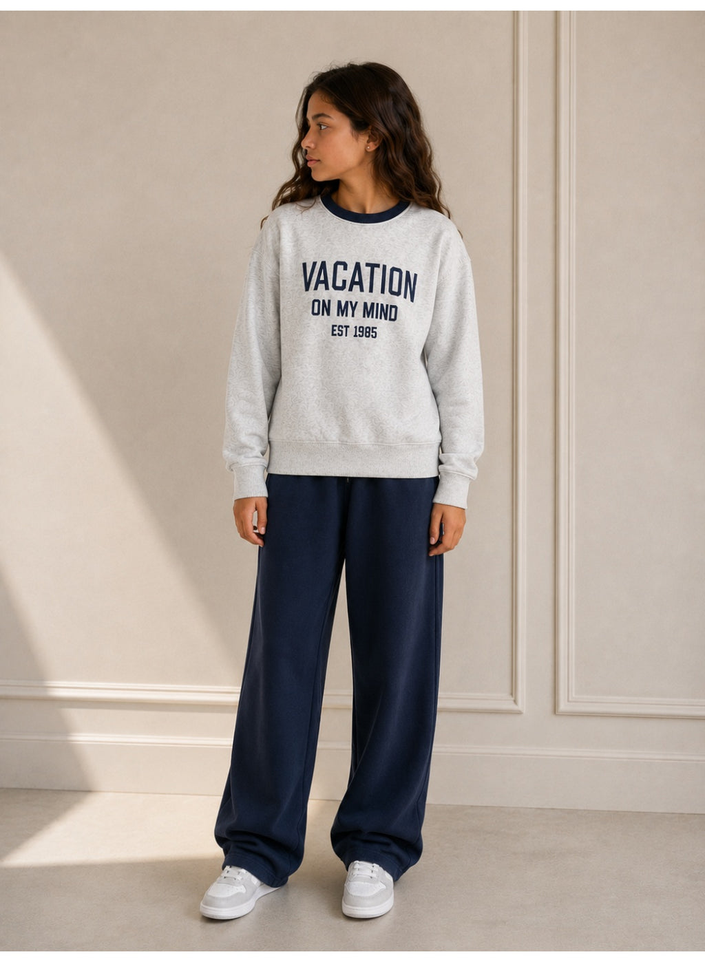 Girls "Vacation" Text Print Pullover Top