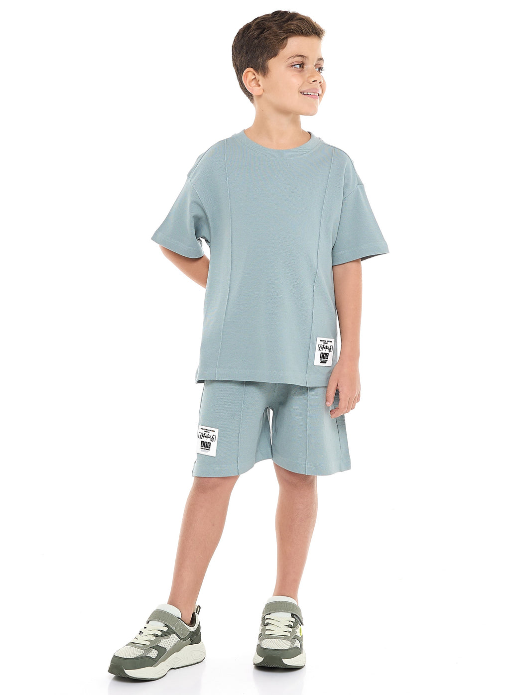 Oversized - Boys' Jacquard 2-Piece Set - T-Shirt With Badge Detail And Matching Shorts With Pockets