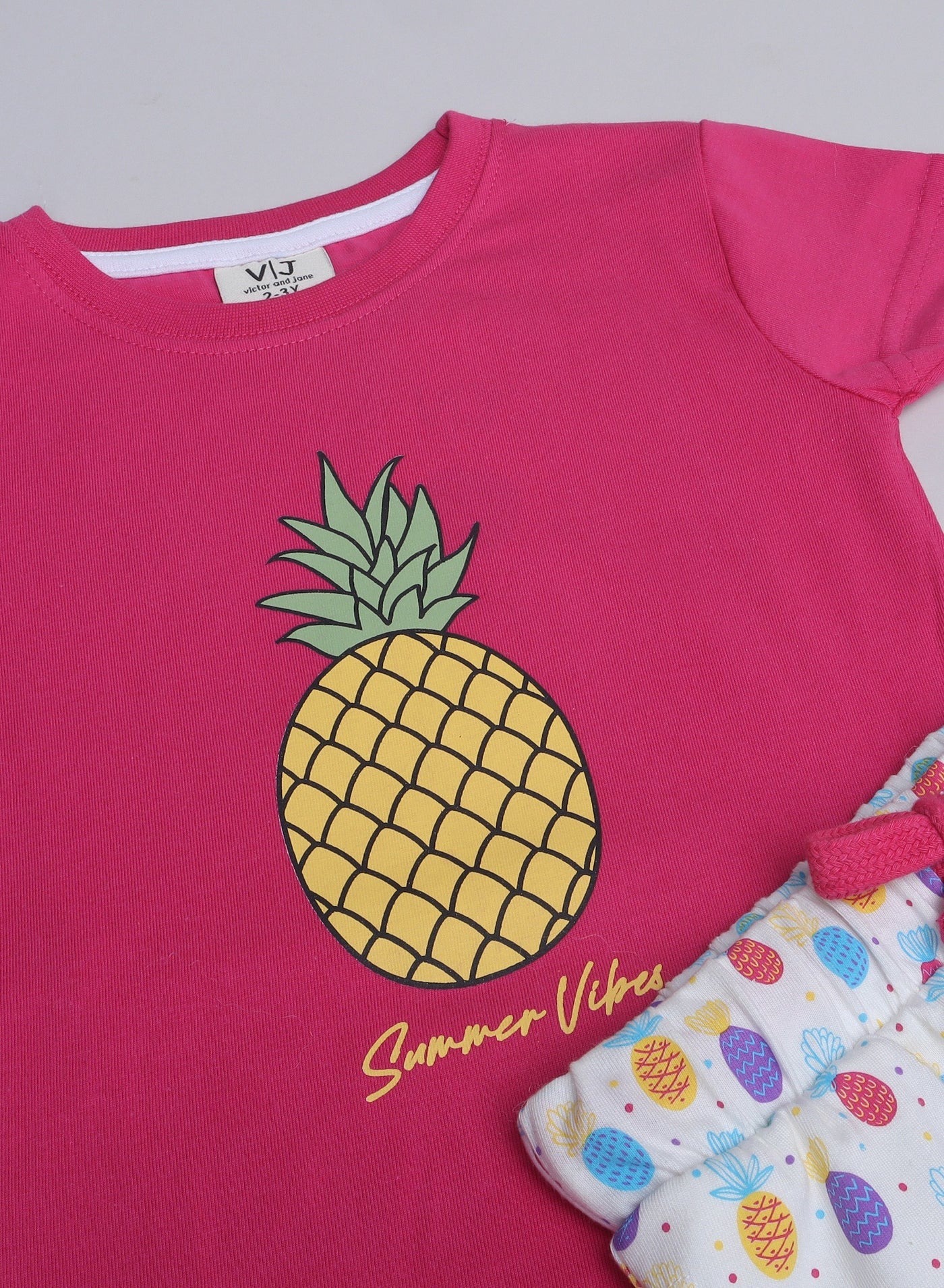 Victor And Jane - Printed T-Shirt And Pyjama Set
