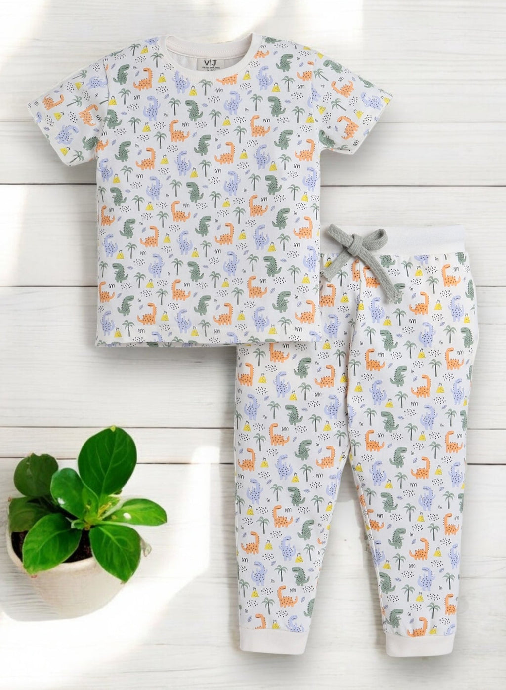 Victor And Jane - All-Over Printed T-Shirt And Pyjama Set
