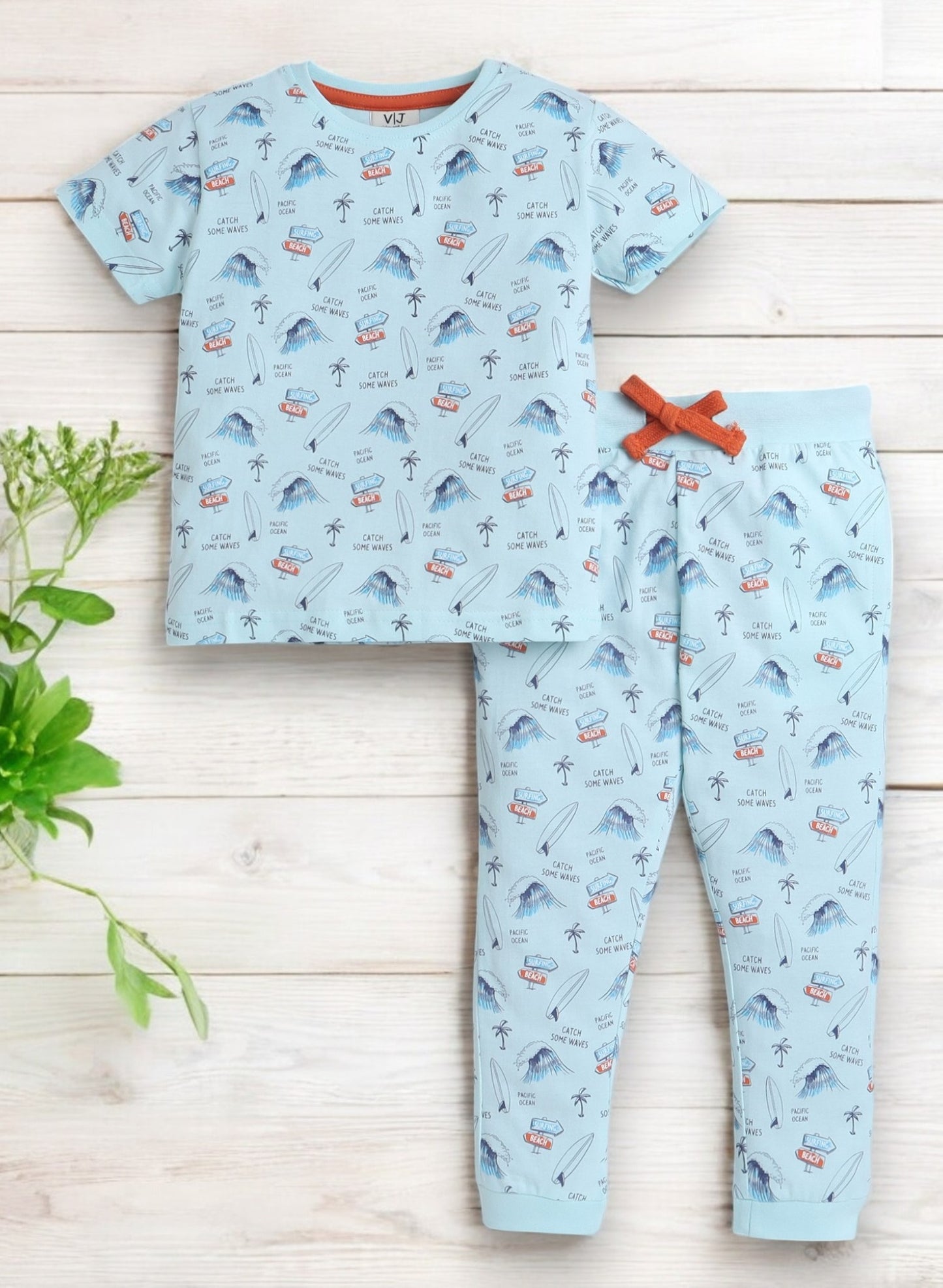 Victor and Jane - All-Over Printed T-shirt and Pyjama Set