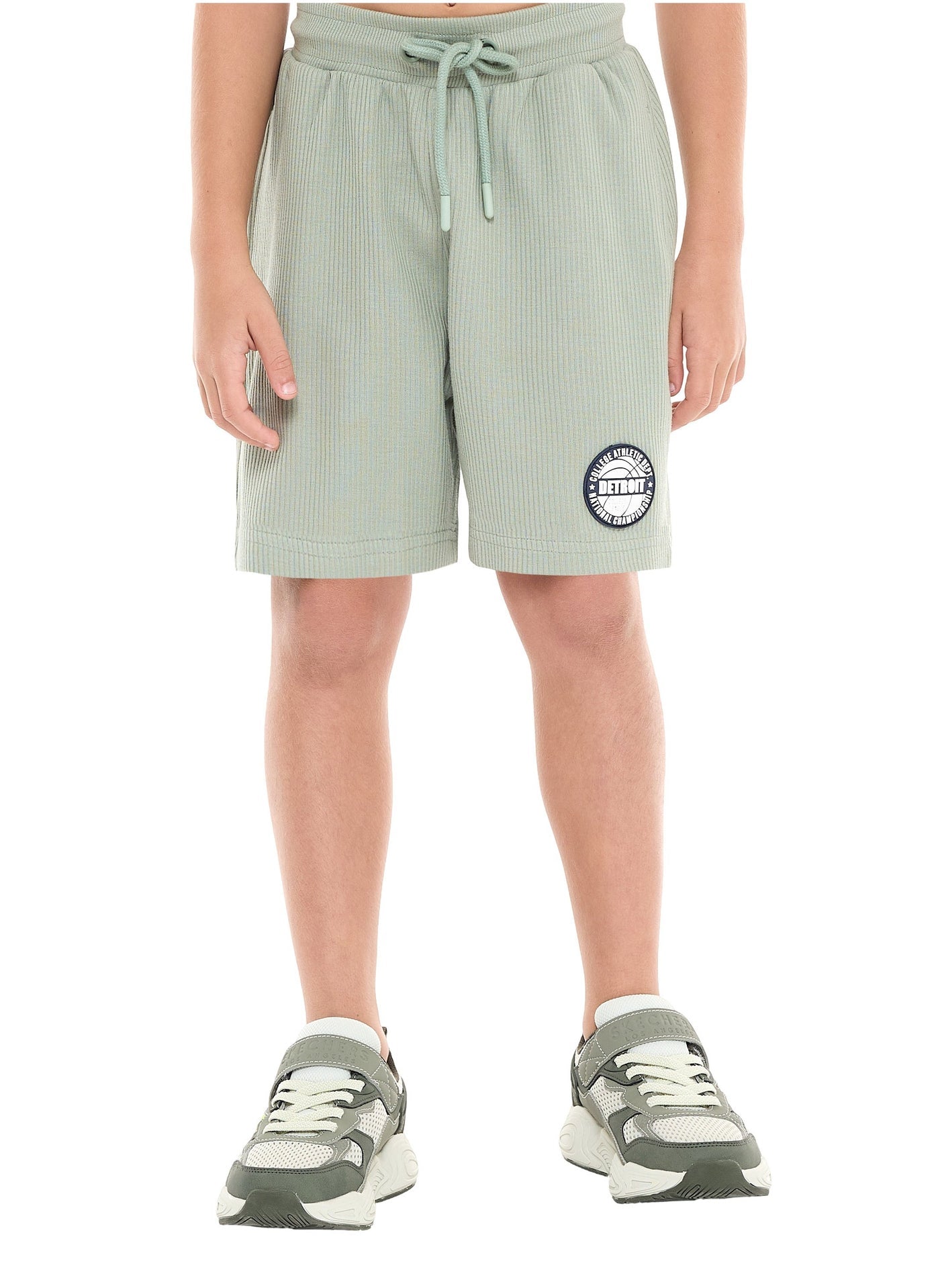 Oversized - Boys' Jacquard 2-Piece Set - T-Shirt With Badge Detail And Matching Shorts With Pockets