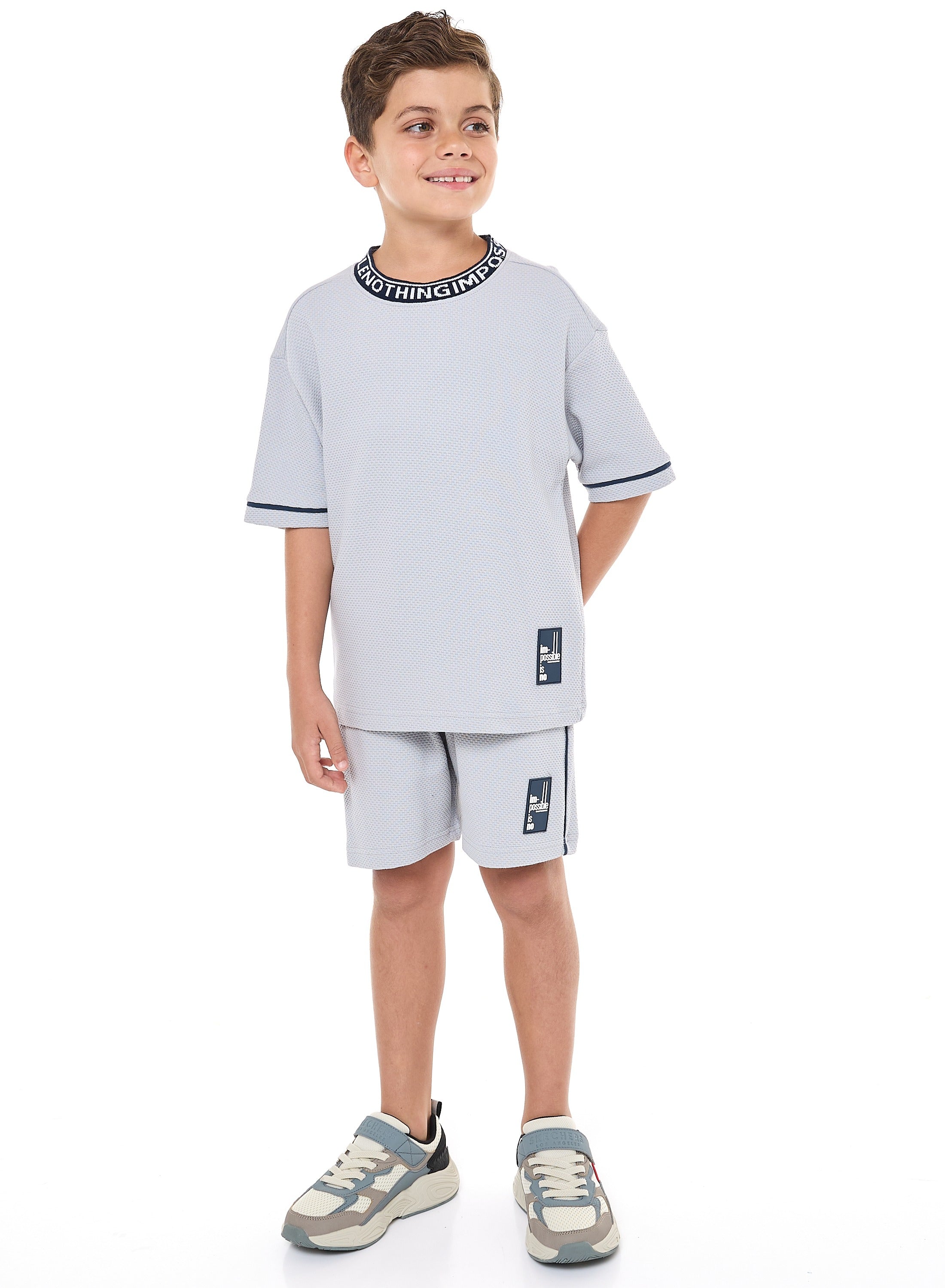 Oversized - Boys' Jacquard 2-Piece Set - T-Shirt With Badge Detail And Matching Shorts With Pockets,