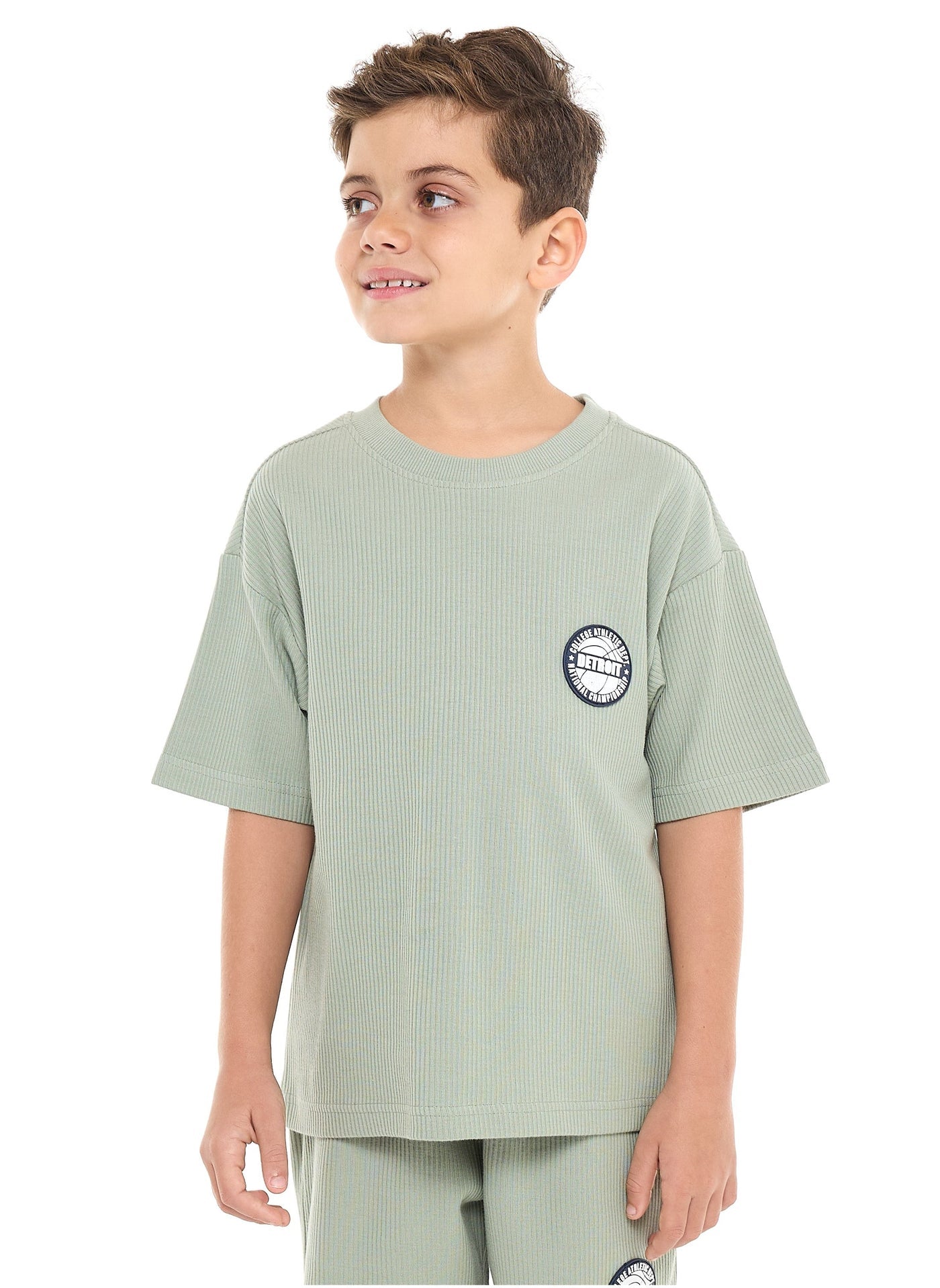 Oversized - Boys' Jacquard 2-Piece Set - T-Shirt With Badge Detail And Matching Shorts With Pockets