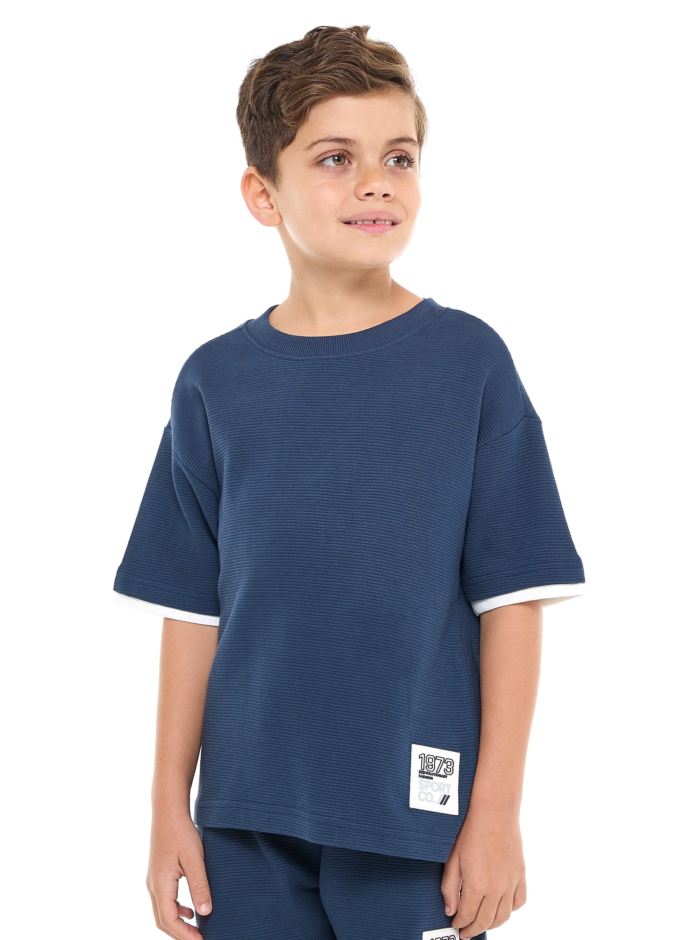 Oversized - Boys' Jacquard 2-Piece Set - T-Shirt With Badge Detail And Matching Shorts With Pockets