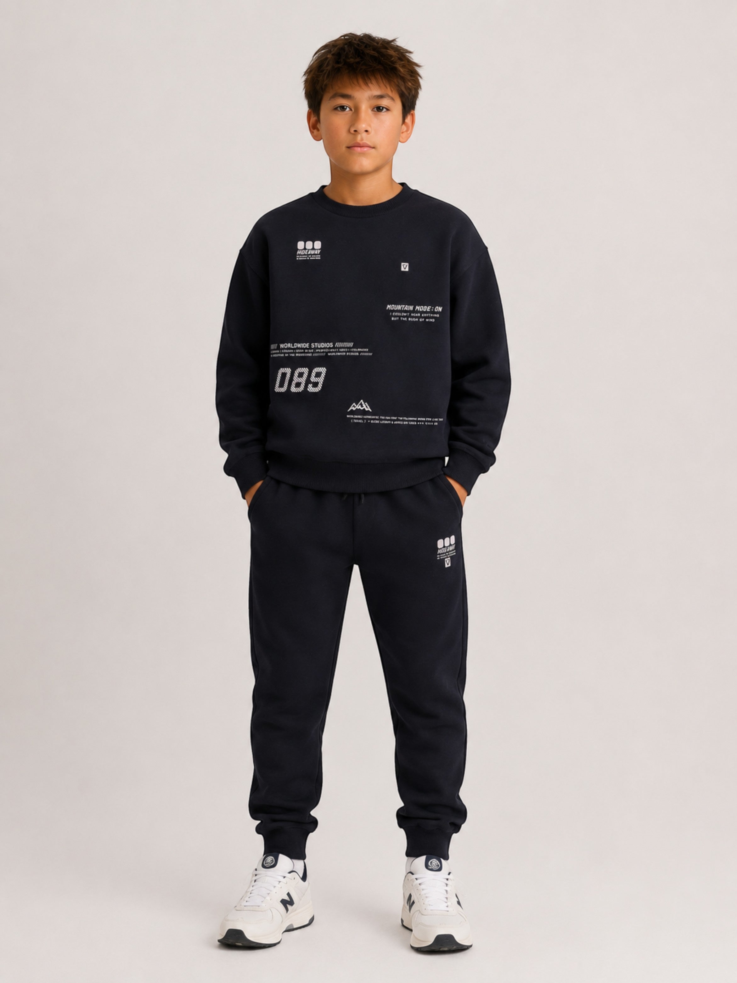 Boys Graphic Sweatshirt and Jogger 2-piece set