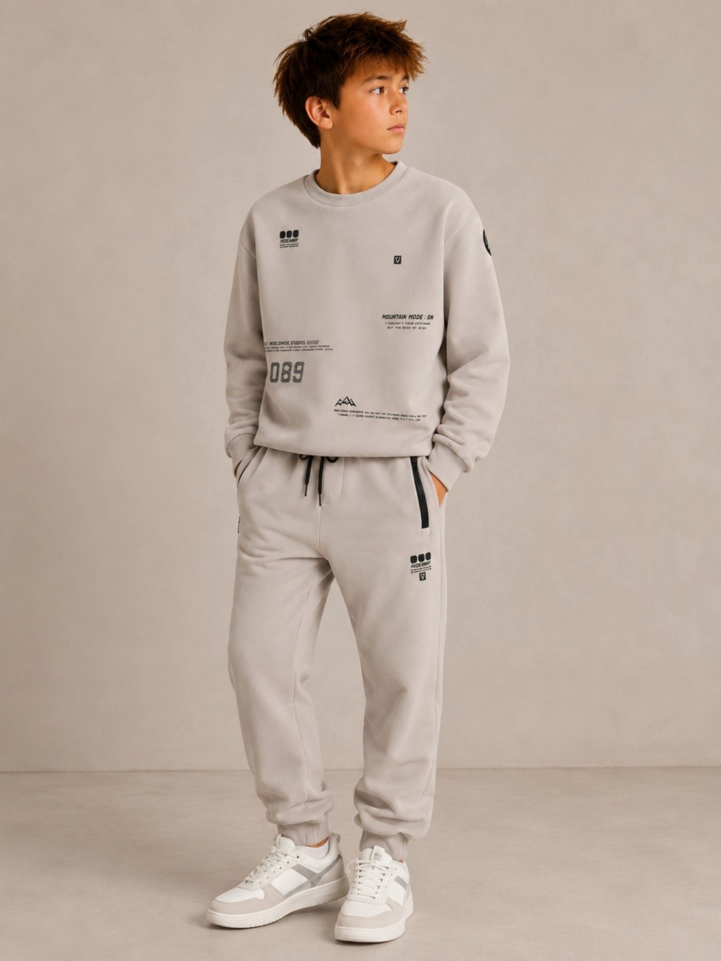Boys Graphic Sweatshirt and Jogger 2-piece set