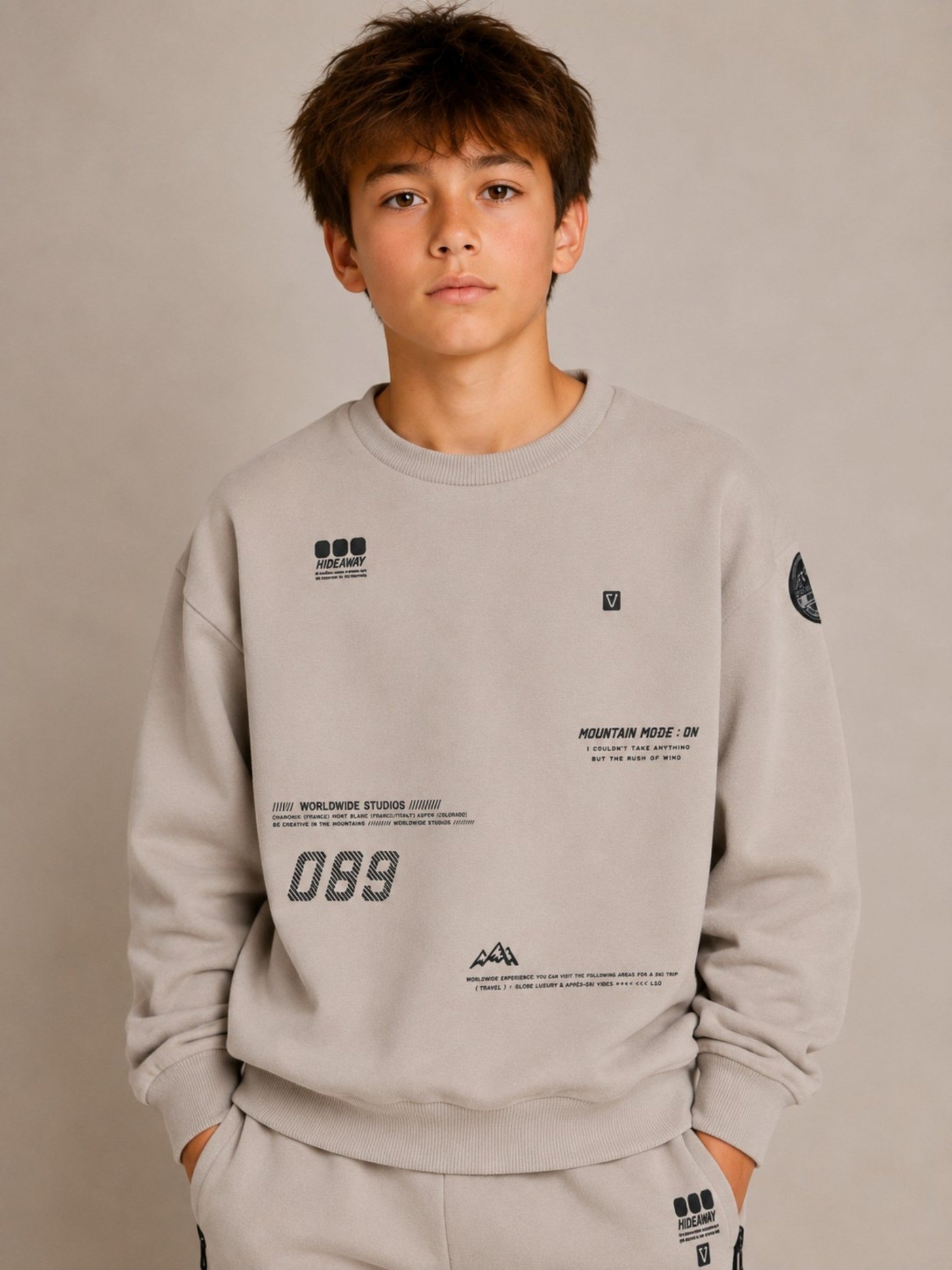 Boys Graphic Sweatshirt and Jogger 2-piece set