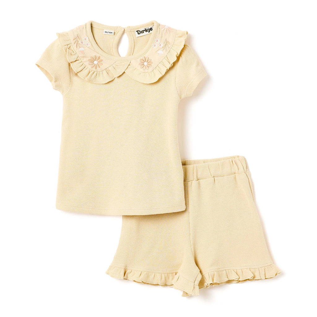 Girls 2 Pc Set Sunshine Waffle-Knit Ruffle Collar & Shorts Set