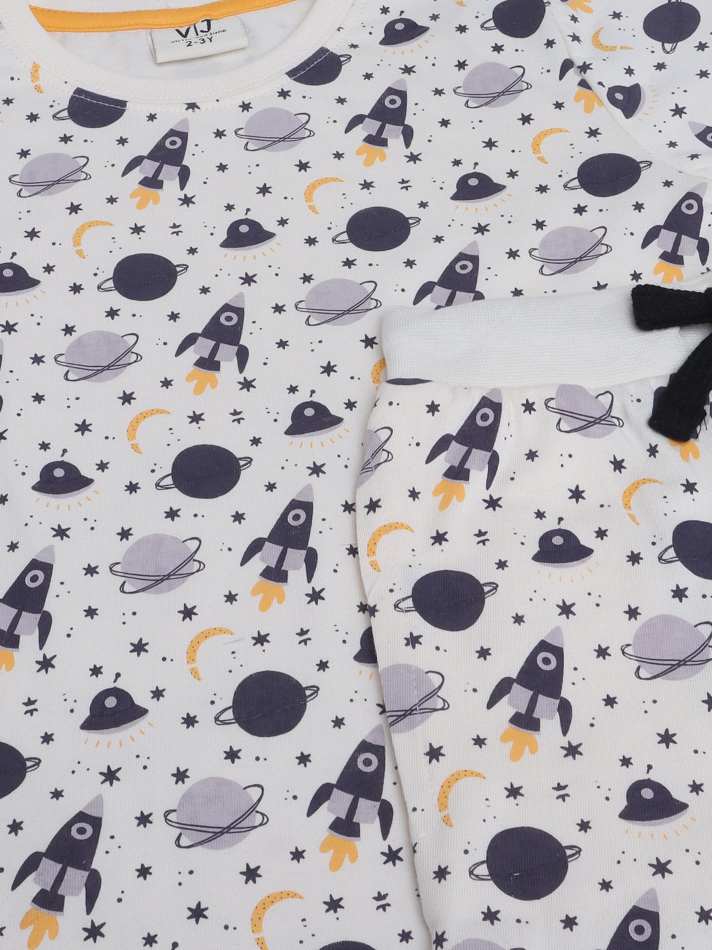 Victor and Jane - All-Over Printed T-shirt and Shorts Pyjama Set