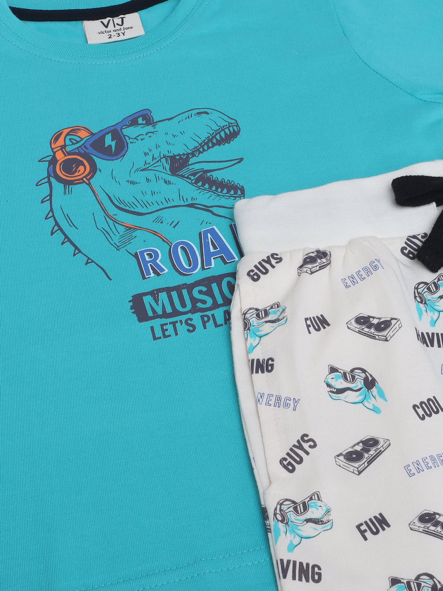 Victor and Jane - Printed T-shirt and Stripes Pyjama Set