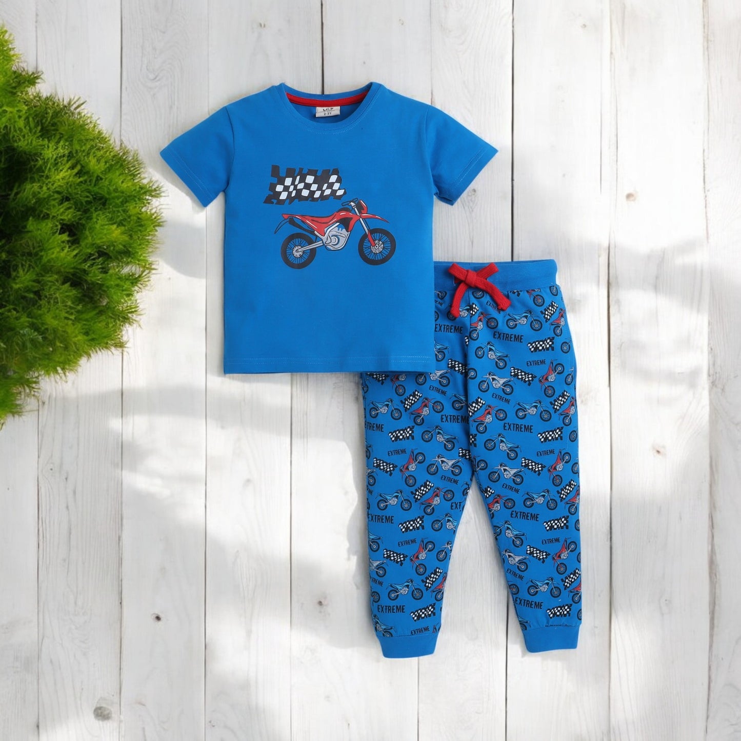 Victor and Jane - Printed T-shirt and Stripes Pyjama Set