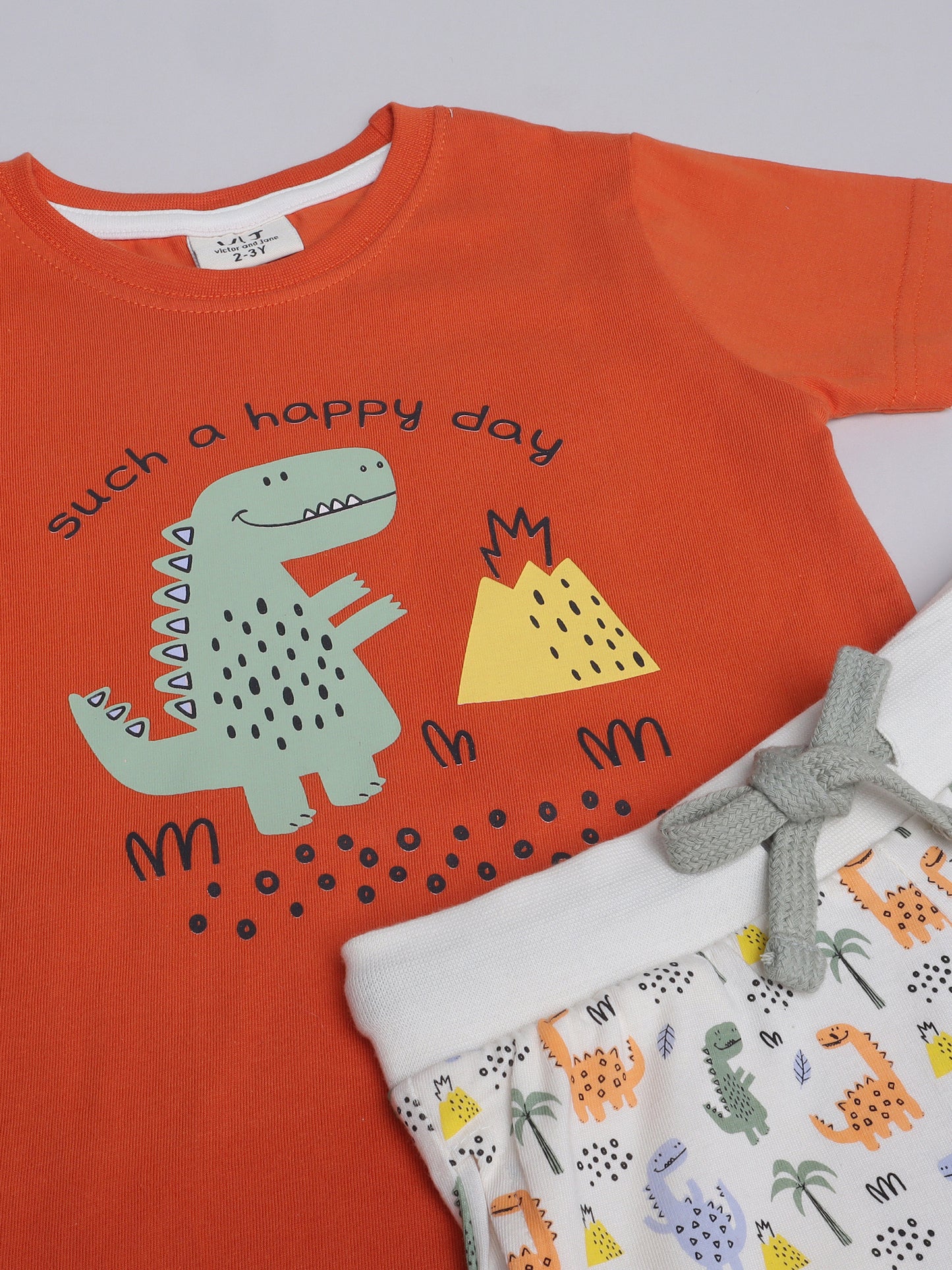Victor and Jane - Printed T-shirt and Stripes Pyjama Set