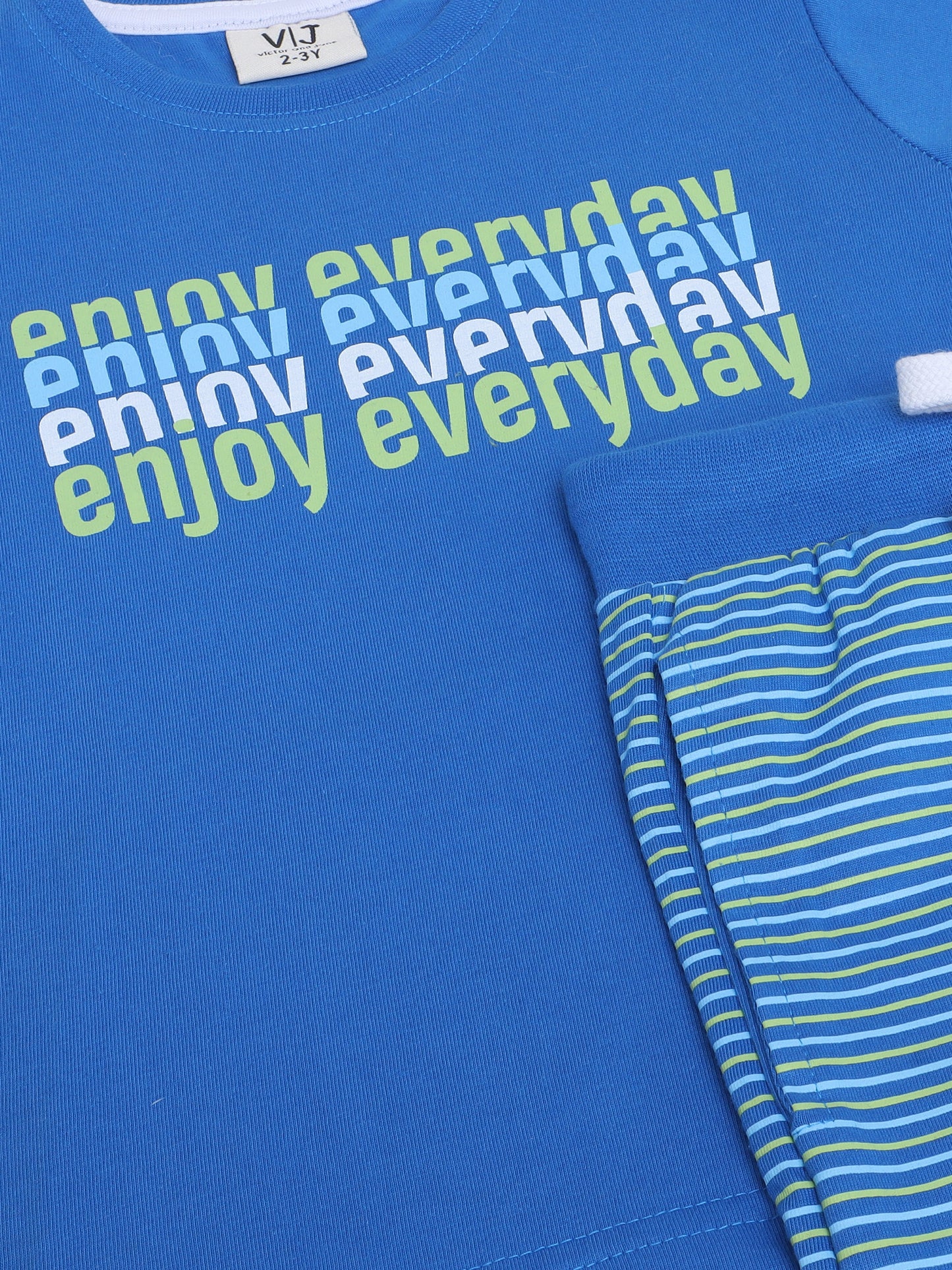 Victor and Jane - Printed T-shirt and Stripes Pyjama Set