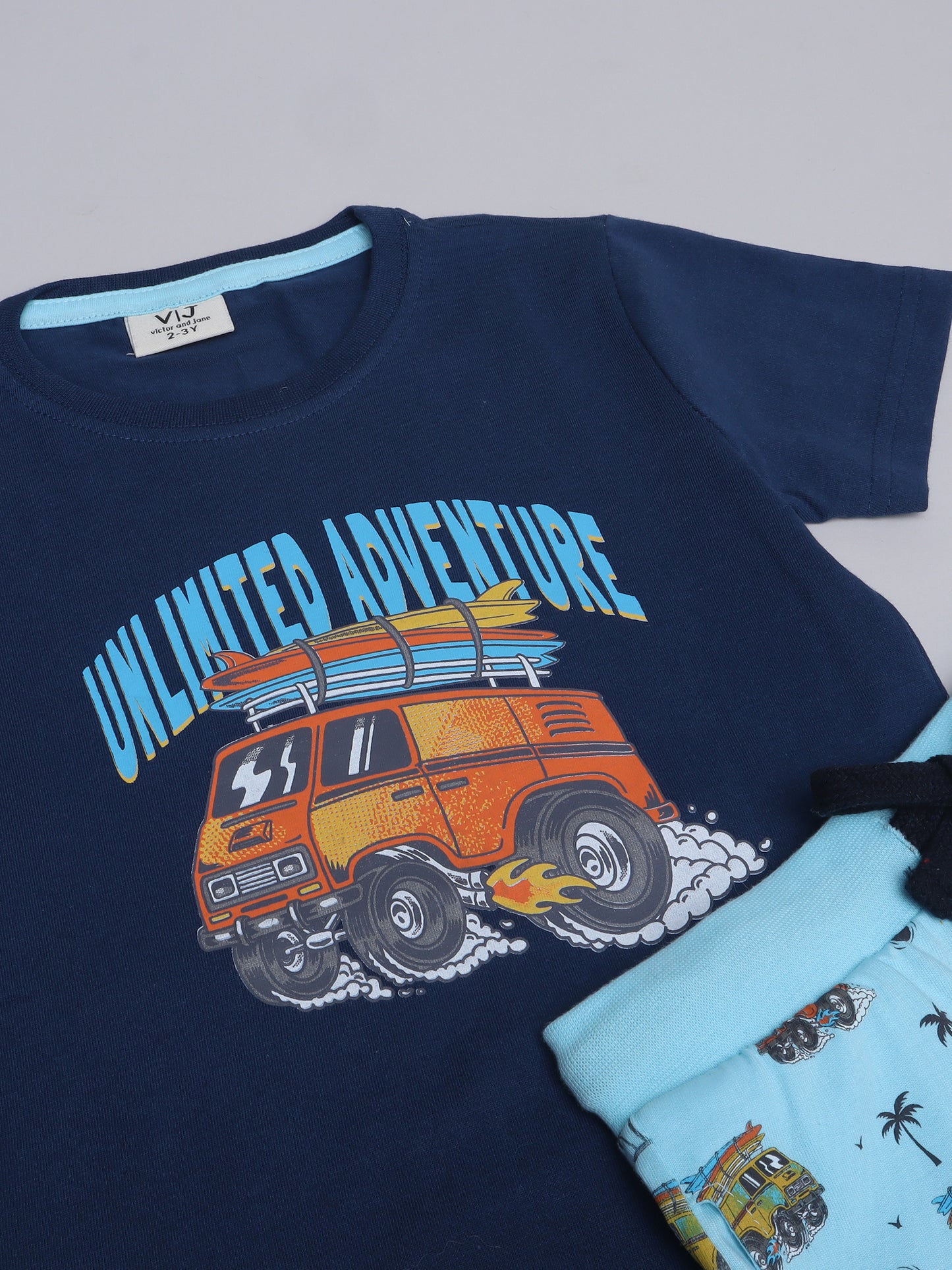 Victor and Jane - Printed T-shirt and Shorts Set