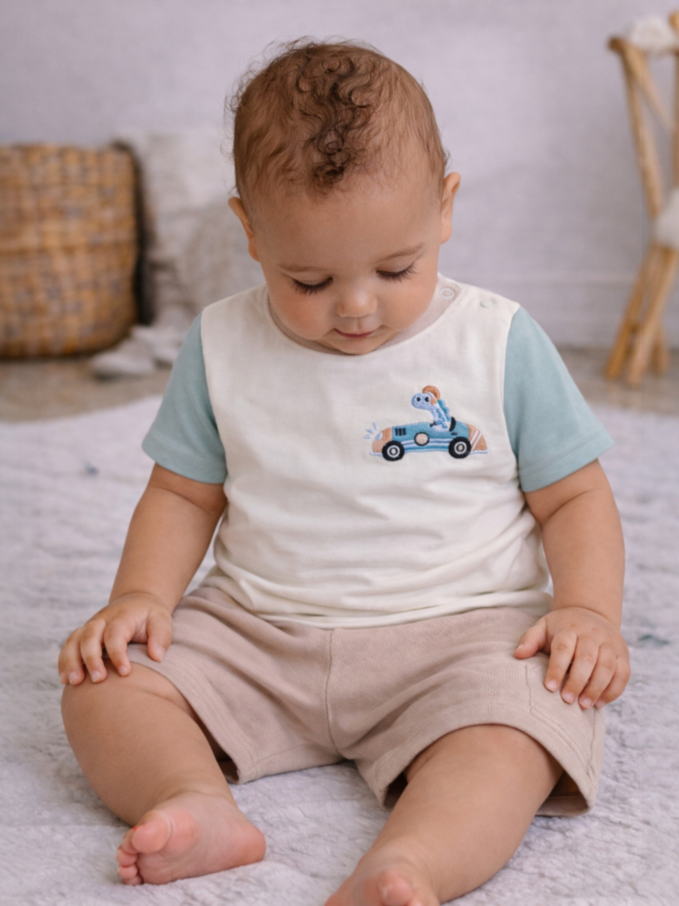 Infant Boys’ 2-Piece Set “ Œcrawl Walk Race” Car Print T-Shirt & Cargo Shorts
