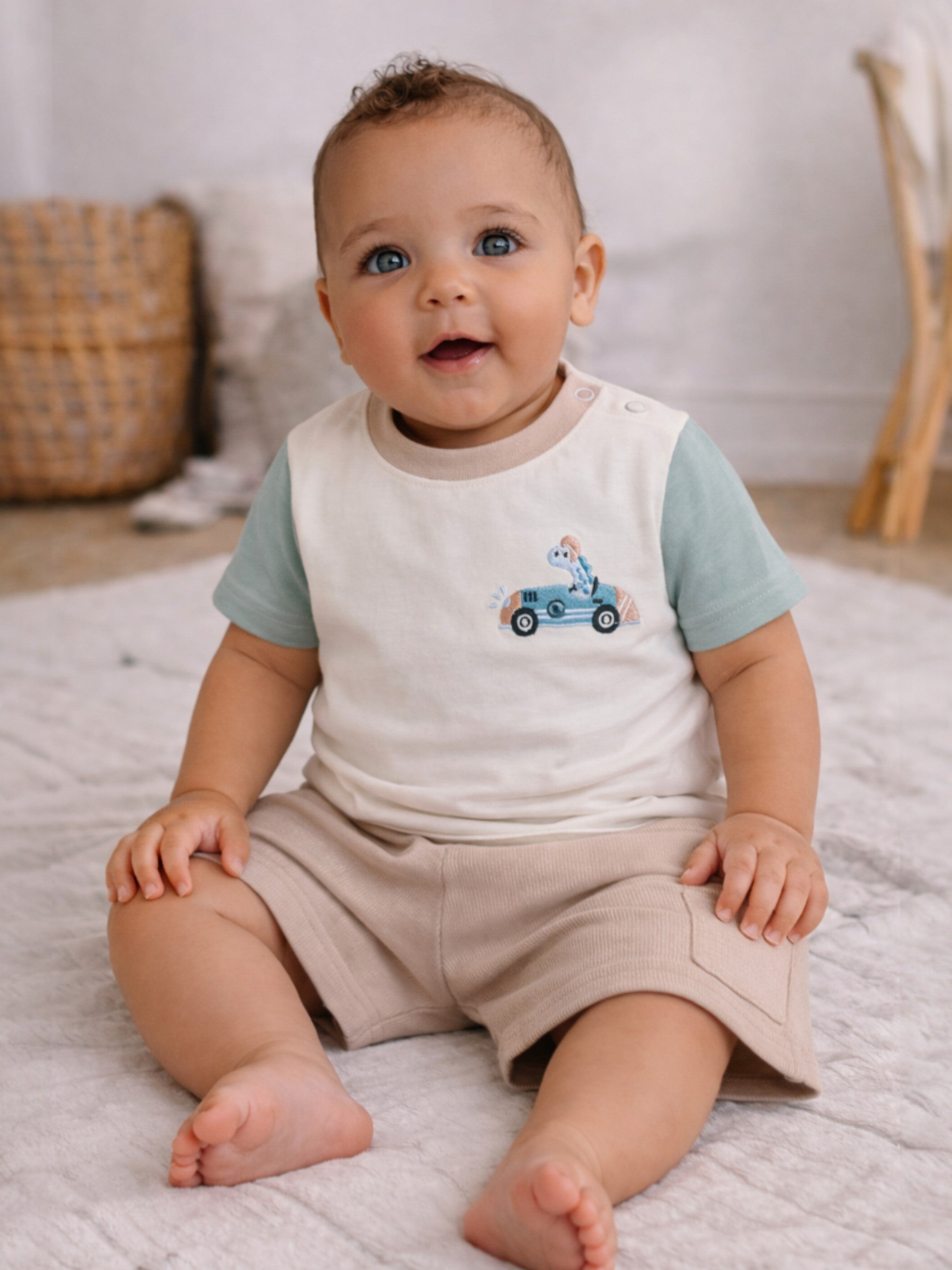 Infant Boys’ 2-Piece Set “ Œcrawl Walk Race” Car Print T-Shirt & Cargo Shorts