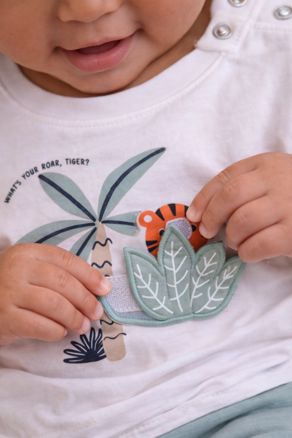 Infant Boys’ 2-Piece Set “ Tropical Crocodile T-Shirt & Œhero Jungle” Joggers