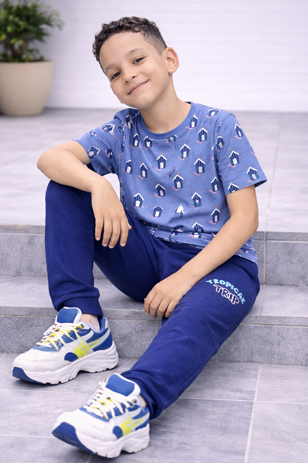 Boys’ 2-Piece Set “ All-Over Print T-Shirt & Œtropical Trip” Joggers