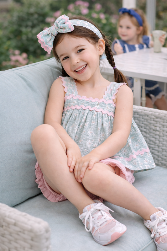 Baby Girls Sleeveless Smocked Top & Ruffle Shorts Set With Headband And Sunglasses