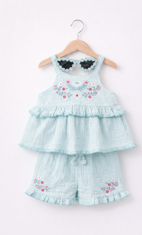 Girls 2 Pice Set, Top And Shorts And Matching Sunglasses