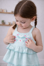 Girls 2 Pice Set, Top And Shorts And Matching Sunglasses