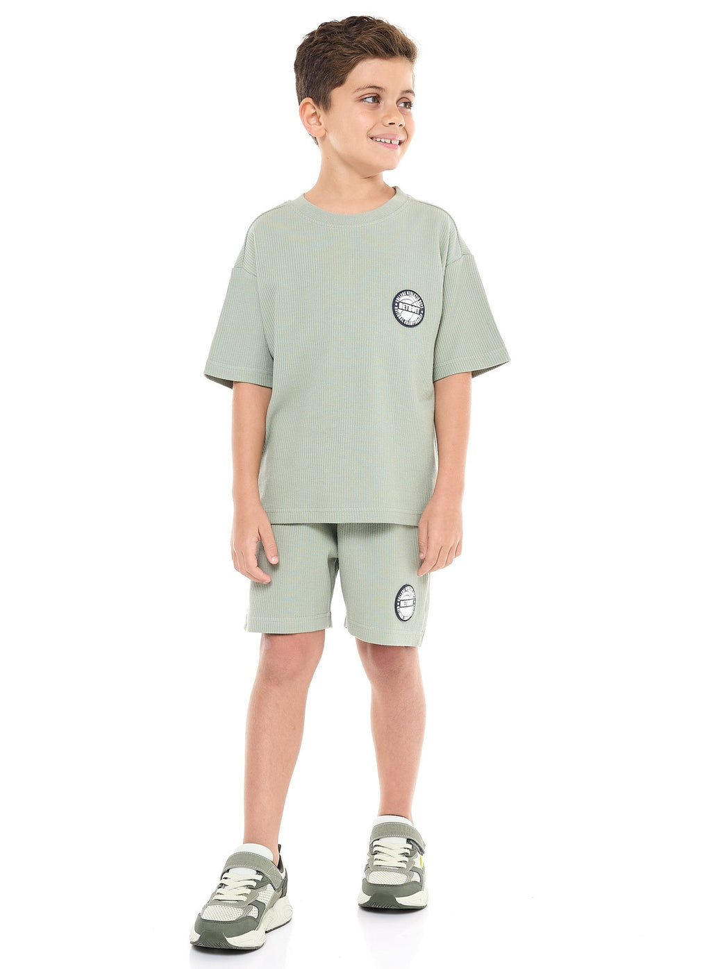 Oversized - Boys' Jacquard 2-Piece Set - T-Shirt With Badge Detail And Matching Shorts With Pockets