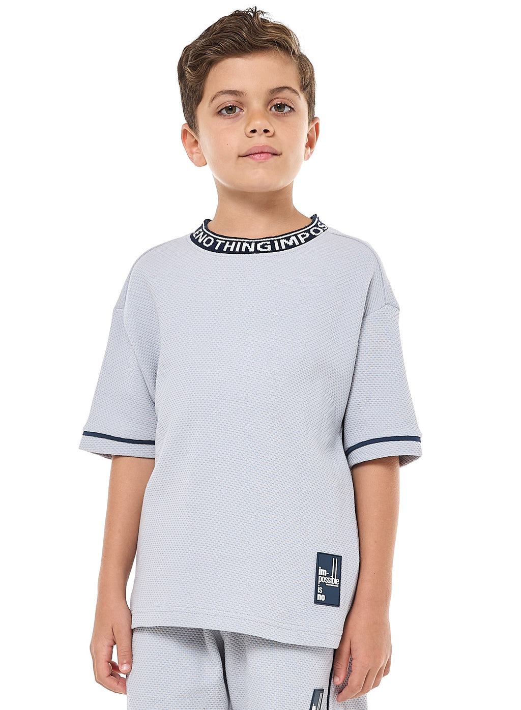 Oversized - Boys' Jacquard 2-Piece Set - T-Shirt With Badge Detail And Matching Shorts With Pockets,