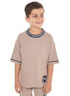 Oversized - Boys' Jacquard 2-Piece Set - T-Shirt With Badge Detail And Matching Shorts With Pockets,