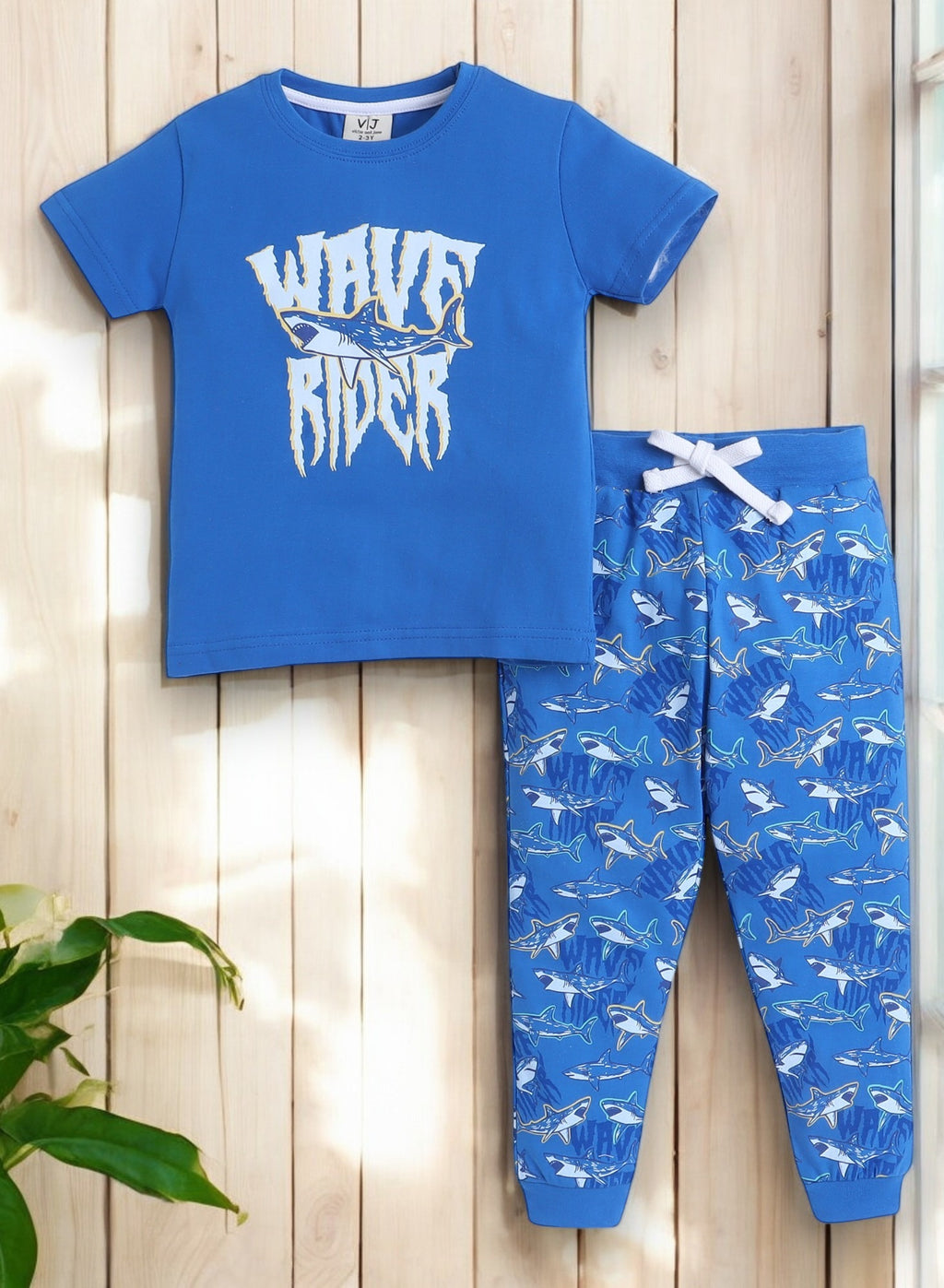 Victor And Jane - Printed T-Shirt And All-Over Printed Pyjama Set
