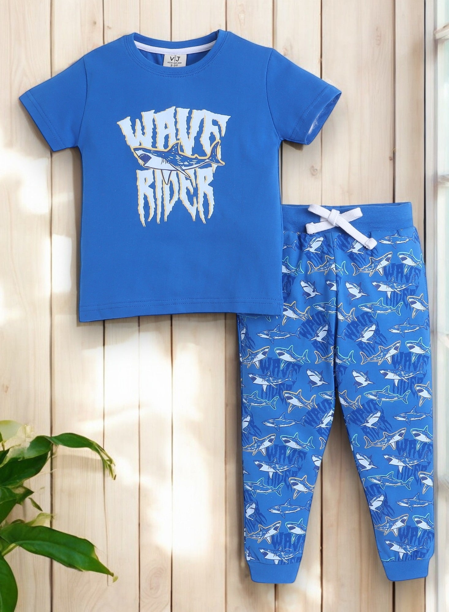 Victor And Jane - Printed T-Shirt And All-Over Printed Pyjama Set
